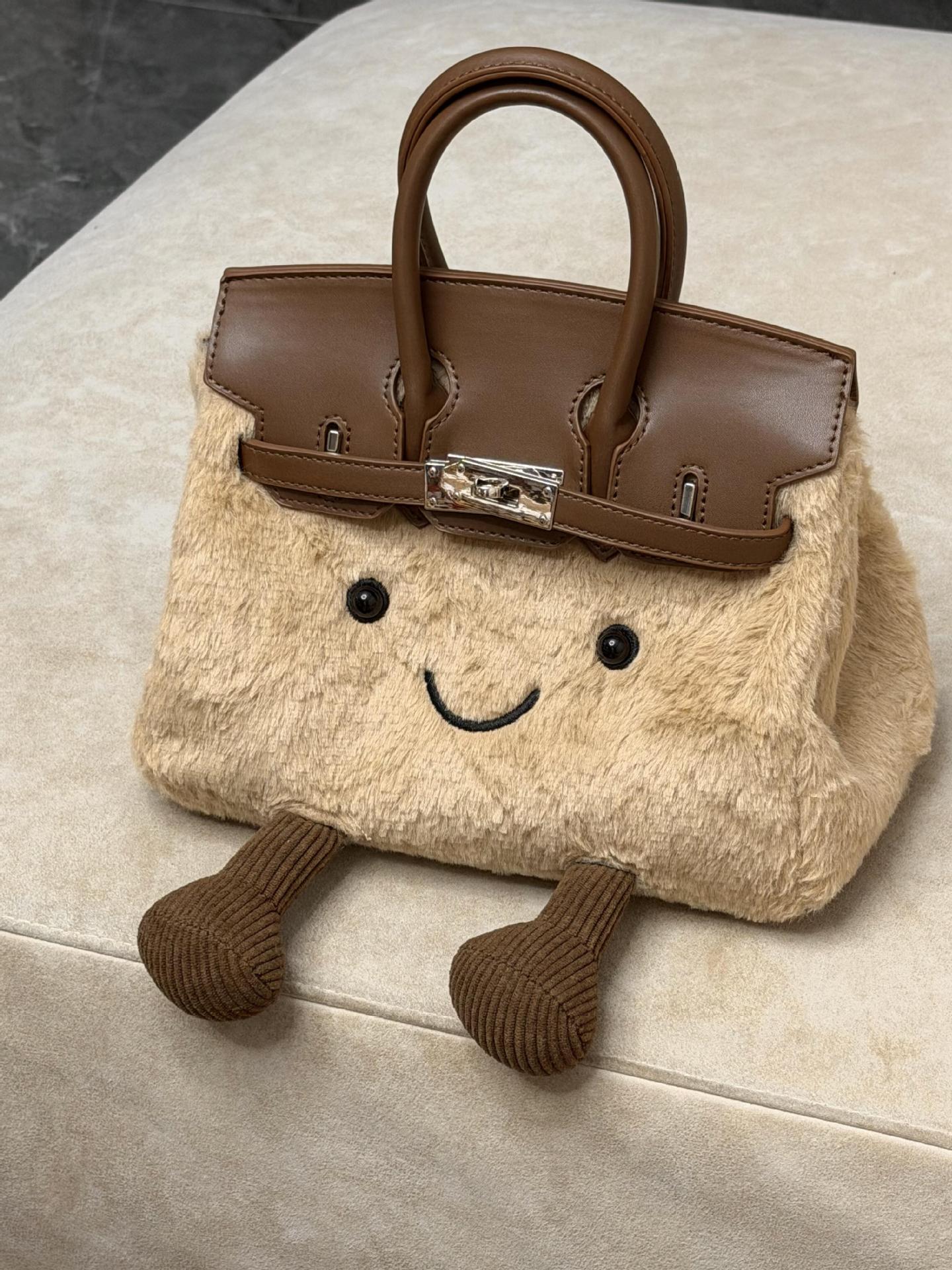 Plush Smiley Tote Bag – Furry Cute Handbag